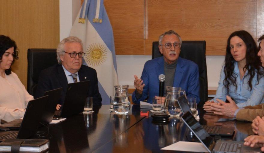 Sospechas en la Superintendencia de Salud: Claudio Stivelman empodera a Juan Carlos Pierre Ganchegui