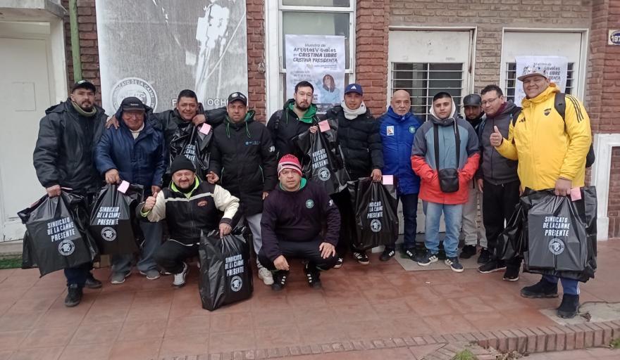 El Sindicato de la Carne llev&oacute; juguetes a los hijos de trabajadores frigor&iacute;ficos por el D&iacute;a del Ni&ntilde;o