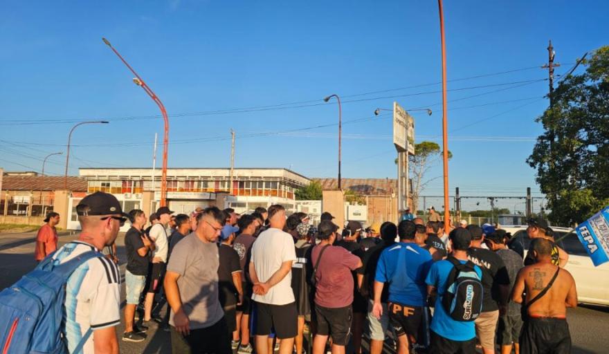 Paro en el Puerto de Concepci&oacute;n del Uruguay por un conflicto gremial