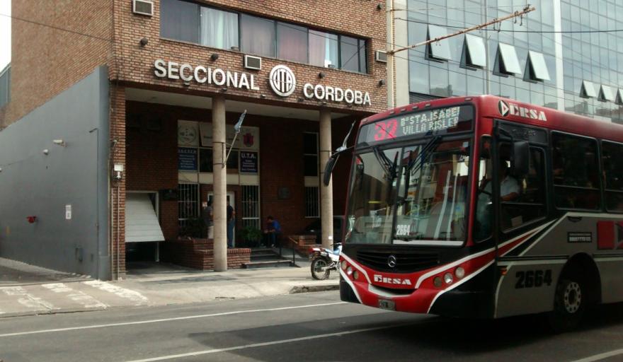 Crisis en el transporte urbano de C&oacute;rdoba: advierten recortes de recorridos y se profundiza el conflicto salarial