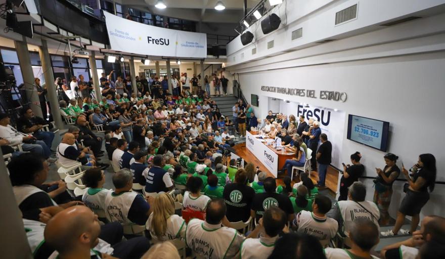 Gremios del FreSU montar&aacute;n una &ldquo;Carpa de la Resistencia&rdquo; frente a la Gobernaci&oacute;n de Rosario en defensa del salario y el empleo