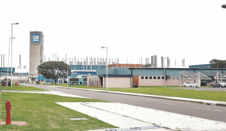 General Motors mantendr&aacute; en 2026 las suspensiones mensuales en Alvear con salarios reducidos