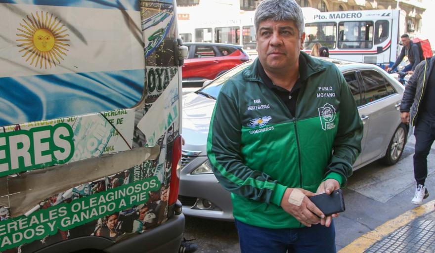 Pablo Moyano rechaz&oacute; cambios en los convenios colectivos y advirti&oacute;: ''S&oacute;lo nos queda la calle''