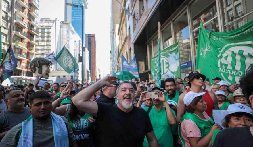ATE paraliza actividades y moviliza al PAMI: denuncia un &acute;&acute;colapso&acute;&acute; y reclama respuestas por la crisis sanitaria