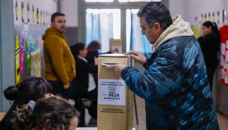 Elecciones bonaerenses: el oficialismo recibe un fuerte revés y se reaviva el debate por las reformas