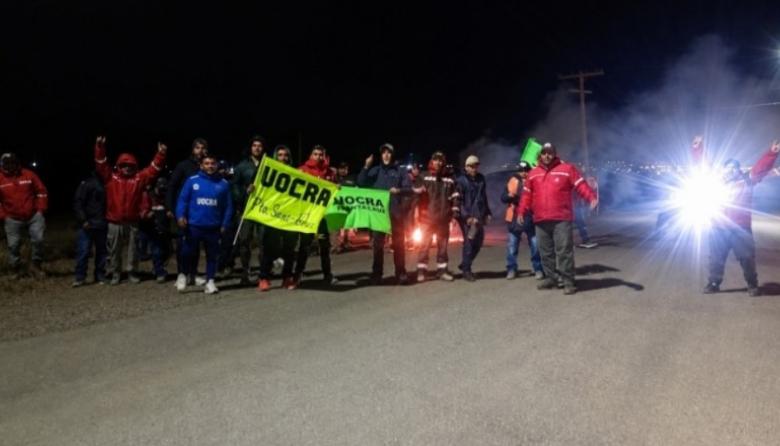 UOCRA protest&oacute; en la Ruta 3 para reclamar la reactivaci&oacute;n de las represas en Santa Cruz