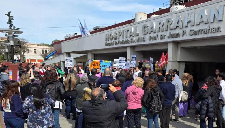 Trabajadores del Garrahan denuncian un fuerte ajuste: &ldquo;Faltan pr&oacute;tesis y enfermeras, pero hay millones destinados a la especulaci&oacute;n financiera&rdquo;