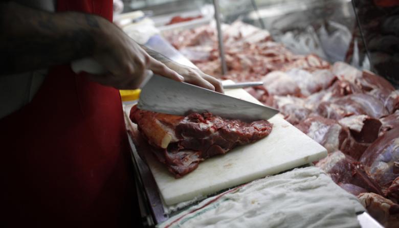 Carne vacuna para pocos: el consumo continúa cayendo en medio de la crisis económica