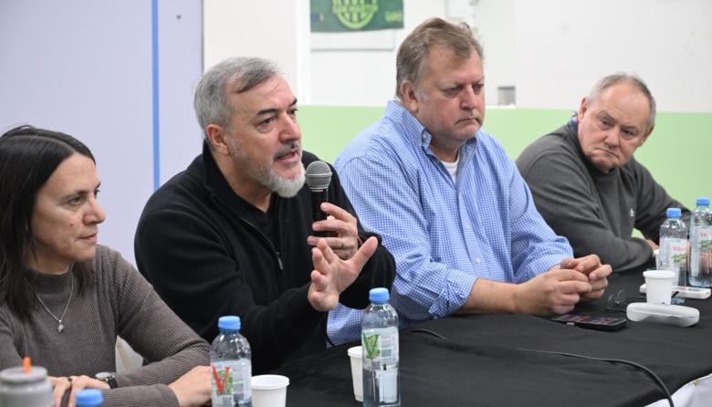 Guerra entre gremios estatales: Aguiar desafi&oacute; a Andr&eacute;s Rodr&iacute;guez a convocar un paro conjunto
