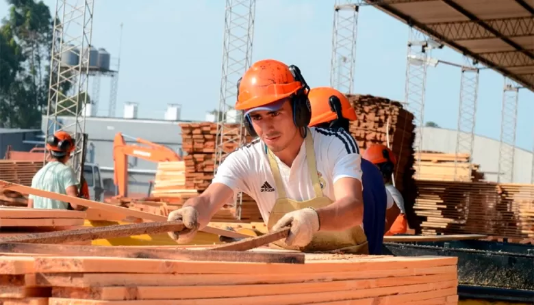 Los salarios volvieron a perder contra la inflaci&oacute;n en enero, con una excepci&oacute;n llamativa en el sector informal