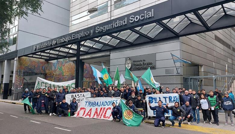 Incertidumbre y conflicto laboral: El sindicato denuncia intentos de cierre en la histórica planta de Dorada S.A en Llavallol