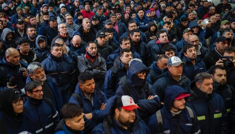 M&aacute;s de 100 despidos en Tenaris SIAT reavivan el conflicto laboral en la planta de Valent&iacute;n Alsina