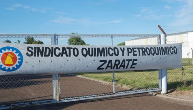 Laboratorios Pyam sigue sin pagar salarios ni aportes: nueva protesta de Químicos y Petroquímicos en la Secretaría de Trabajo de Entre Ríos