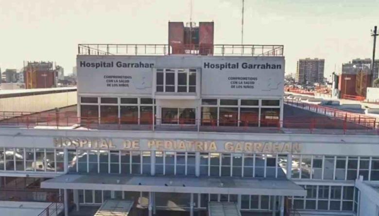 Abrazo simbólico al Garrahan: profesionales denuncian desfinanciamiento y repudian declaraciones de Milei