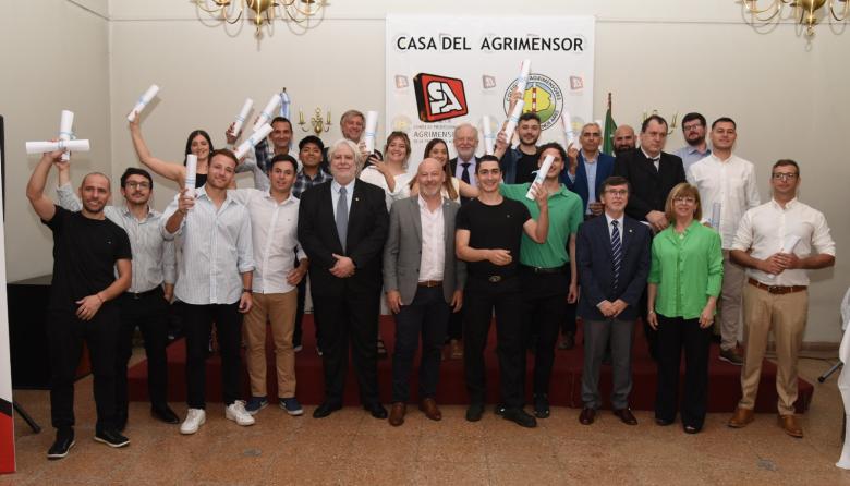 Agrimensores bonaerenses realizaron la tradicional Ceremonia de Bienvenida a los nuevos matriculados