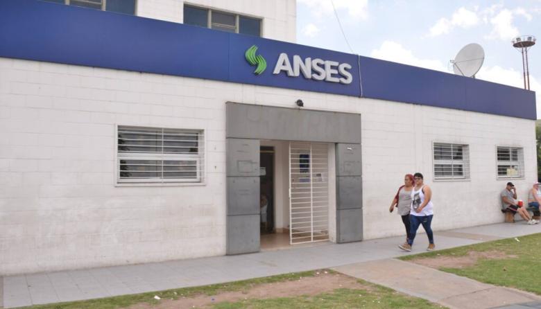 ATE cruz&oacute; a Caputo por el uso del FGS para financiar hipotecarios: &ldquo;La plata de los trabajadores no puede ser una caja bancaria&rdquo;