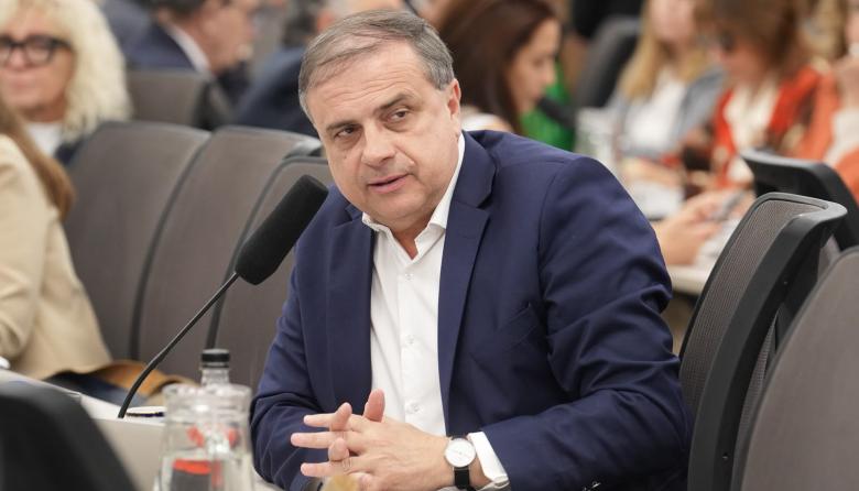 Br&uuml;gge cuestion&oacute; el recorte de fondos para las rutas nacionales