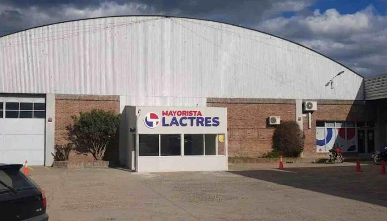 Distribuidora Lactres qued&oacute; al borde del colapso y entr&oacute; en concurso con una deuda que supera los $7.600 millones