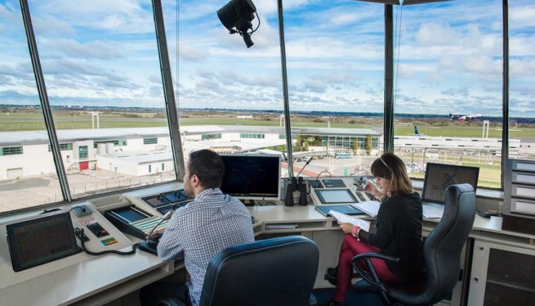Controladores aéreos denuncian incumplimientos de EANA y anuncian medidas de fuerza escalonadas desde el 17 de diciembre