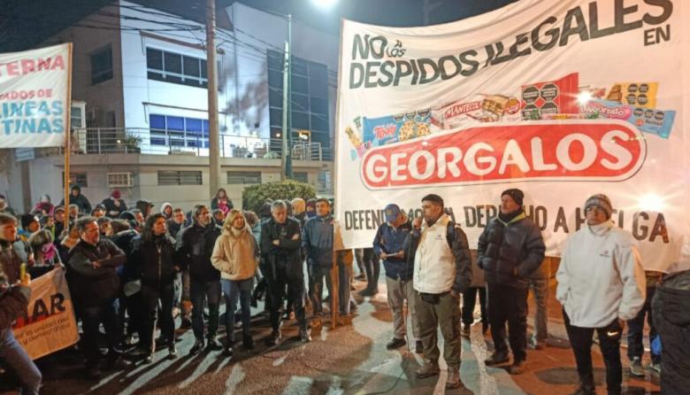 La Justicia ordenó reincorporar a dos trabajadores despedidos por Georgalos en medio de un conflicto gremial