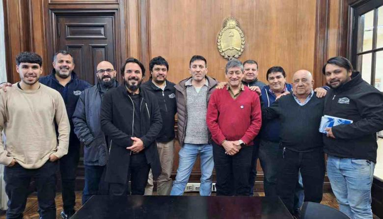 Gremios desmotadores logran aumento salarial del 21% y rompen el techo paritario