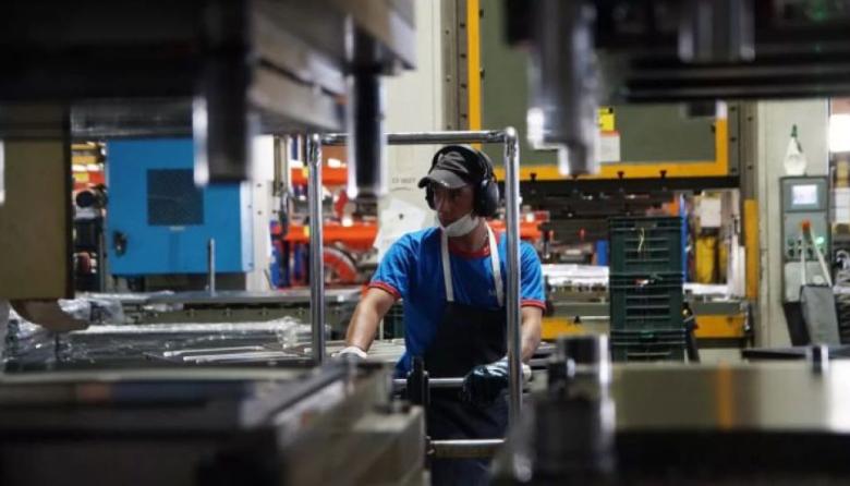 Industria y salarios siguen sin mostrar se&ntilde;ales de recuperaci&oacute;n