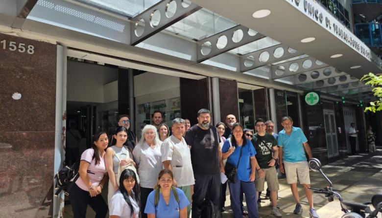 Municipales porte&ntilde;os autoorganizados se movilizaron a SUTECBA por recomposici&oacute;n salarial, pero el sindicato posterg&oacute; la discusi&oacute;n para enero