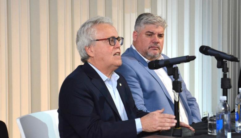 Acusan al superintendente Claudio Stivelman de intervenir una obra social en medio de un presunto conflicto de intereses