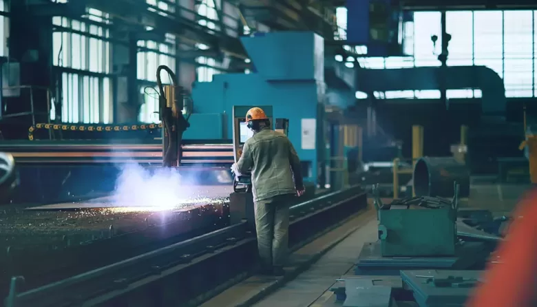 Se acelera la destrucci&oacute;n de empleo: el trabajo asalariado perdi&oacute; 86.000 puestos en seis meses