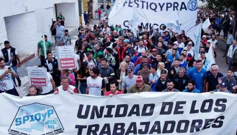 Paralización sin aviso: fuerte denuncia sindical contra Petroquímica Río Tercero