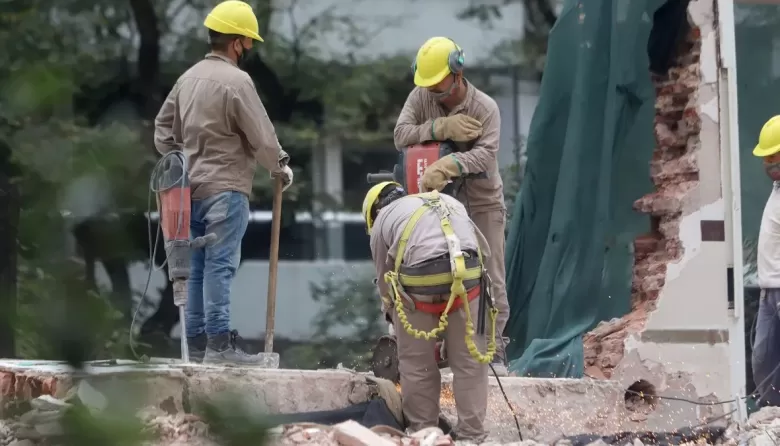La industria y la construcci&oacute;n volvieron a retroceder en abril y muestran dificultades para consolidar la recuperaci&oacute;n