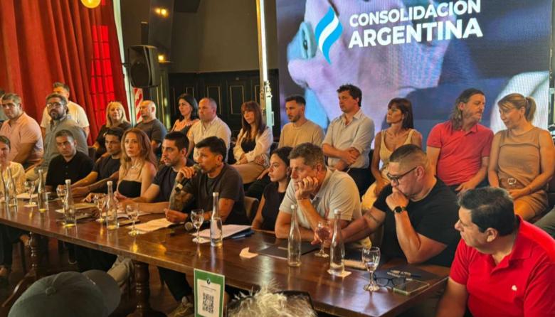 Dante Gebel gana espacio en la carrera hacia 2027 y sus impulsores vuelven a reunirse