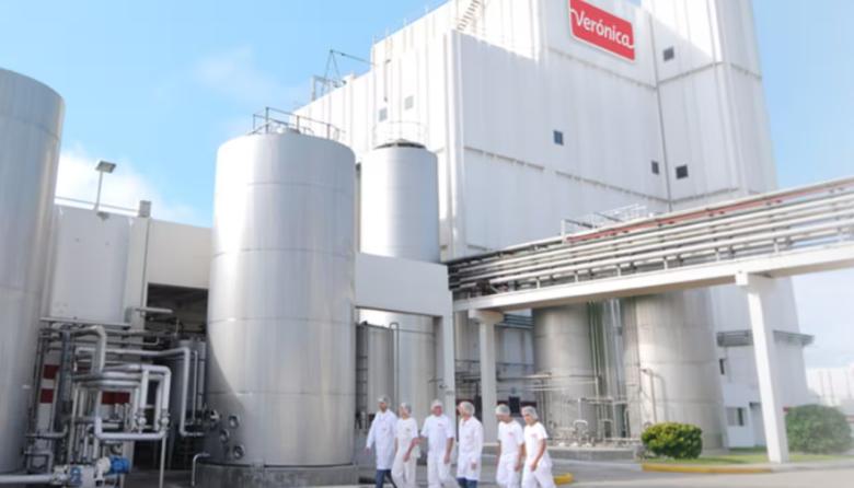 L&aacute;cteos Ver&oacute;nica detuvo totalmente su producci&oacute;n y pone en riesgo 700 empleos en Santa Fe