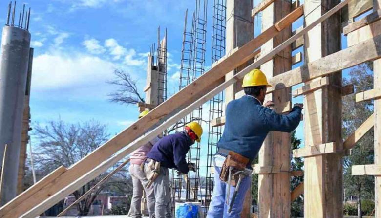 La UOCRA acord&oacute; una nueva suba salarial para la construcci&oacute;n: aumentos acumulativos y pagos no remunerativos hasta agosto