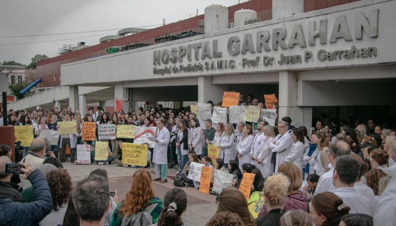Crisis en el Hospital Garrahan: convocan a una “Caminata de las Velas” tras la renuncia de 236 profesionales
