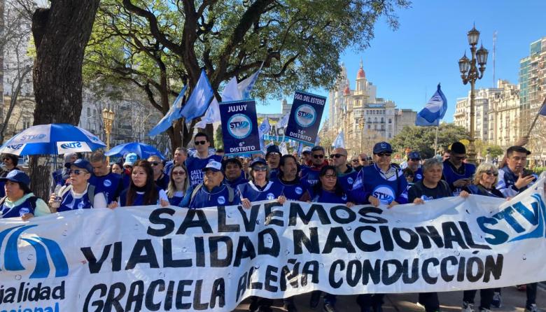 Trabajadores viales denuncian que el Gobierno retiene fondos del impuesto al combustible y advierten por el deterioro de las rutas