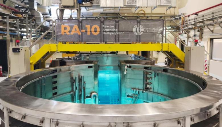 Cient&iacute;ficos y t&eacute;cnicos de la CNEA denuncian un &ldquo;plan de desmantelamiento&rdquo; del sistema cient&iacute;fico y tecnol&oacute;gico