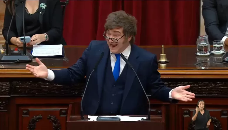 Tras recortar el plus por presentismo, el Gobierno convoc&oacute; a paritarias a los estatales