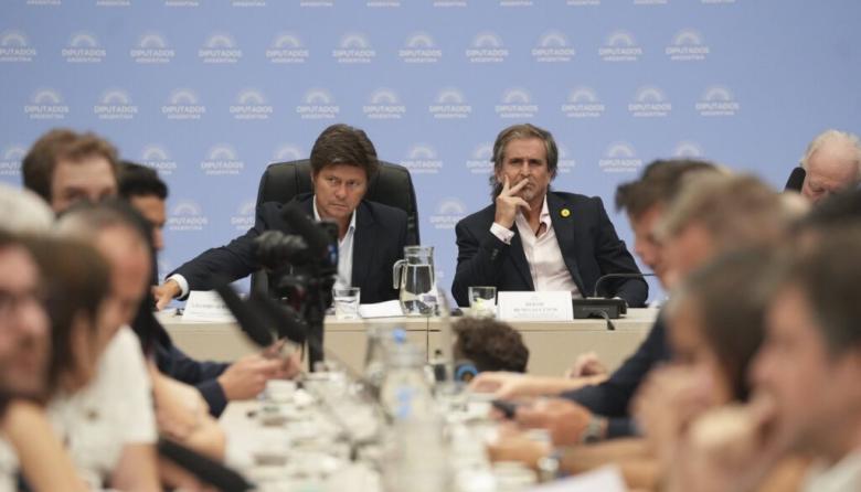 En pleno paro, el oficialismo busca apoyo de gobernadores para aprobar la reforma laboral de Javier Milei