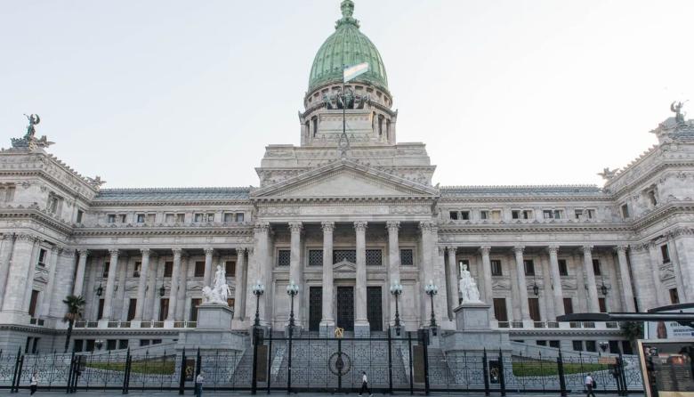 Legislativos cerraron un aumento del 12,5% hasta mayo y se suman a los gremios que perforan el cepo salarial