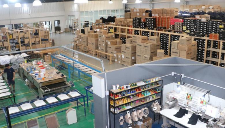 Tras dos meses sin cobrar, una f&aacute;brica textil de Ca&ntilde;ada de G&oacute;mez suspendi&oacute; a todo su personal y eval&uacute;an cortar la ruta 9