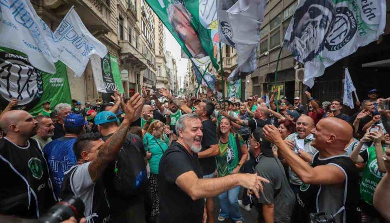 La Justicia laboral frenó el DNU que restringía el derecho a huelga en el Estado: nuevo revés para el Gobierno