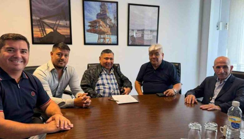 Petroleros de Chubut cerraron una paritaria puente en medio de la crisis del sector