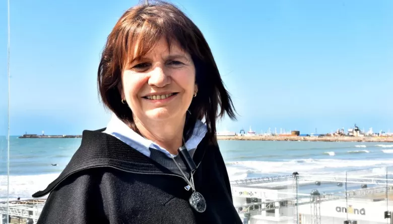 Bullrich moder&oacute; su discurso y llam&oacute; a consensuar con la CGT la reforma laboral