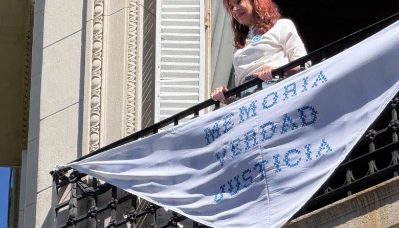 A un a&ntilde;o de la condena a Cristina Kirchner, gremios convocan a una jornada de respaldo frente a su domicilio en Constituci&oacute;n