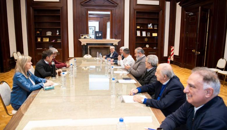 Tensión soterrada entre la CGT y Kicillof: un encuentro sin definiciones que agita las aguas del armado peronista