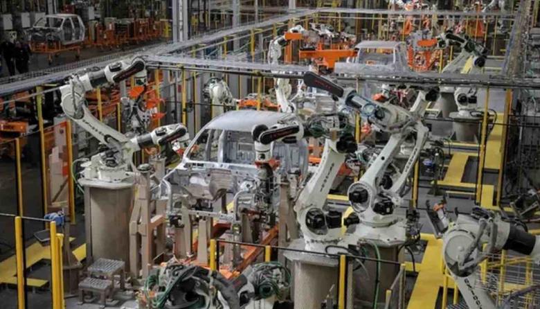 La producción automotriz cayó casi 30% en noviembre y profundizó la preocupación en el SMATA