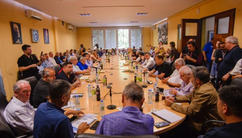 La CGT ajusta la organizaci&oacute;n de la protesta del 18 y abre el debate sobre el paso siguiente frente a la reforma laboral