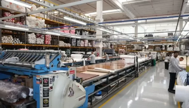 Crisis en el grupo textil de los Awada: acuerdan pagar parte de los salarios como no remunerativos para evitar despidos