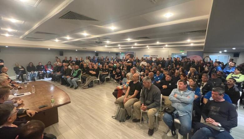 Furlán reunió a las regionales de la CGT en la sede del PJ y envió un fuerte mensaje a la interna sindical